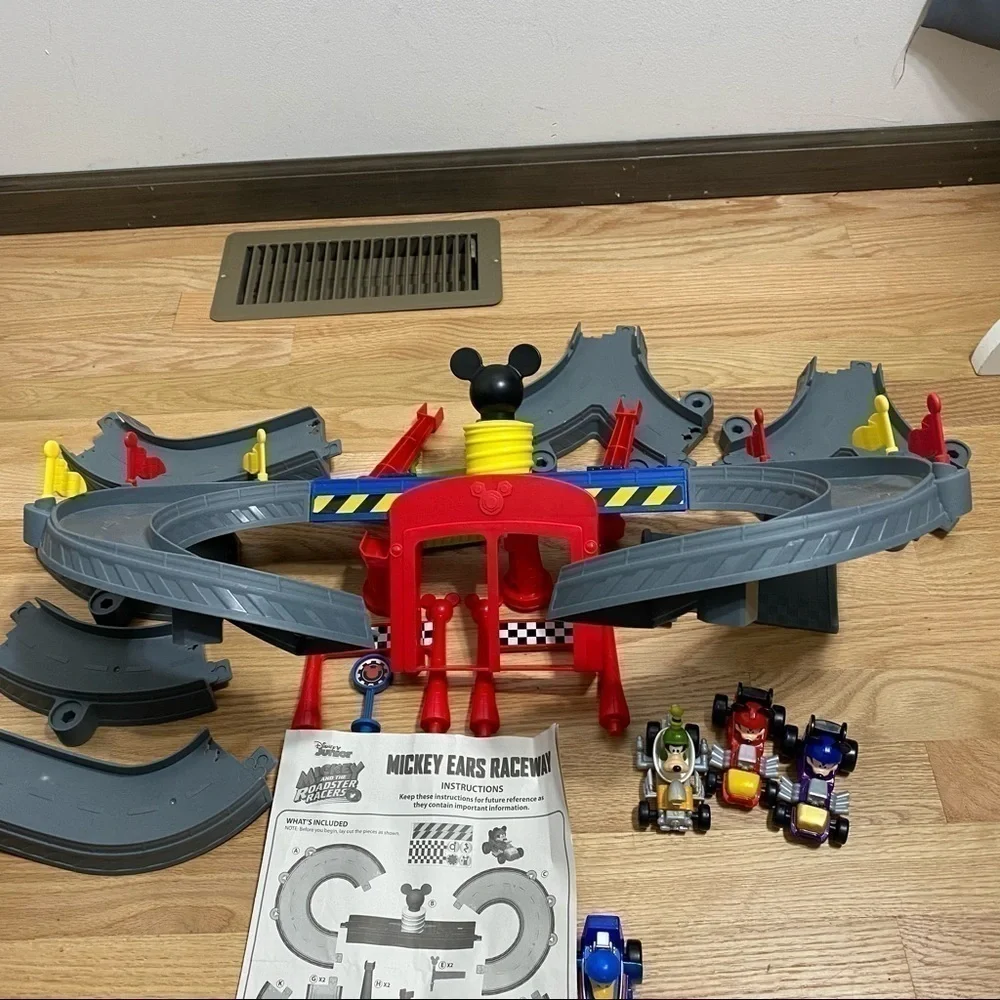 Mickey Ears Raceway W/ 3 Diecast Cars Goofy Mickey Mouse Donald Duck Play Set